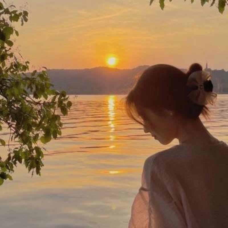 昌都美女陪玩啦啦队公西冷荷