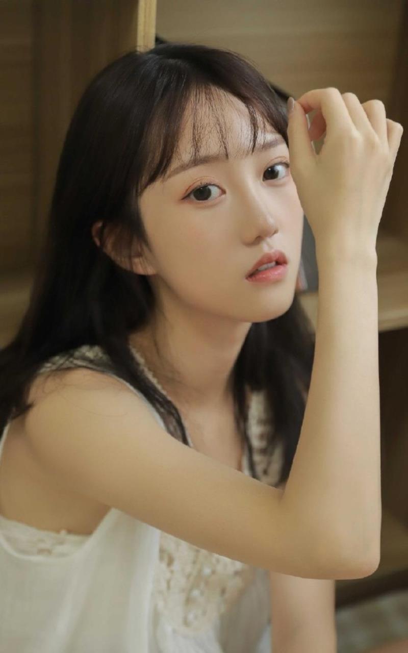 重庆美女伴游预约主持金昂娟