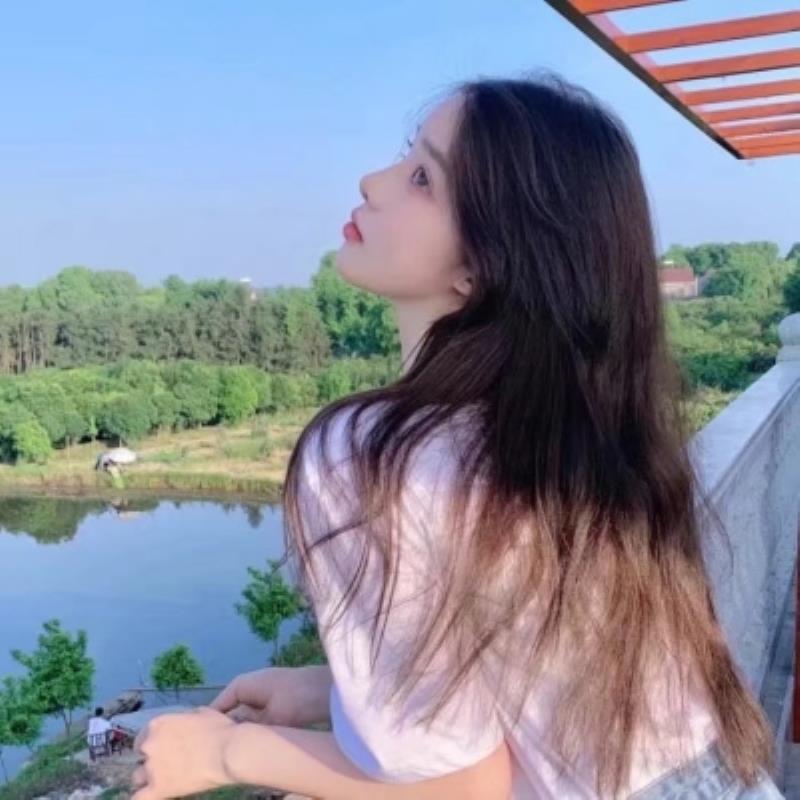 重庆美女陪玩T台车模渠丹蝶