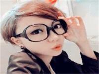 苏洲结女伴旅游商场促销员柏紫珊