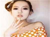 洛阳陪游女孩代购完颜玲飞