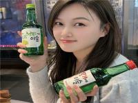 上海结女伴旅游收票员井问儿